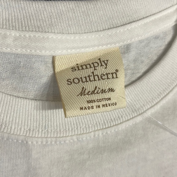 NWT Simply Southern White T-Shirt “Love All That You Do” Size Medium - Picture 3 of 10